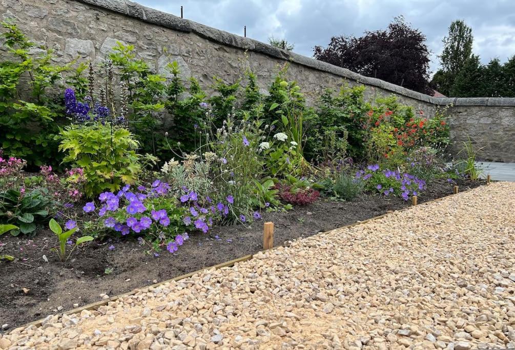 Quaint Self Contained Cottage Near Edinburgh. Loanhead Luaran gambar